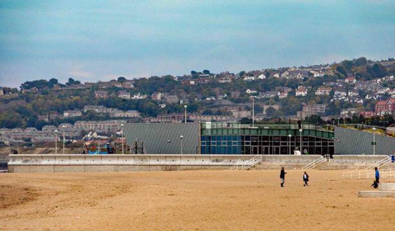 Central Colwyn Bay F1 מראה חיצוני תמונה